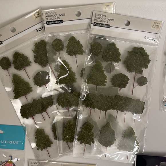 Stickers! Tress! Bees? Butterflies, peacocks! - Picture 2 of 10